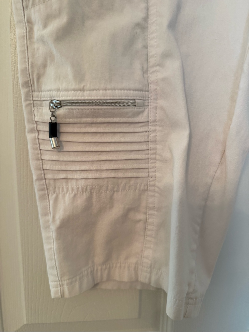Jamie Sadock “Skinnylicious” Cargo Capri Pull On Golf Shorts - Picture 4 of 5